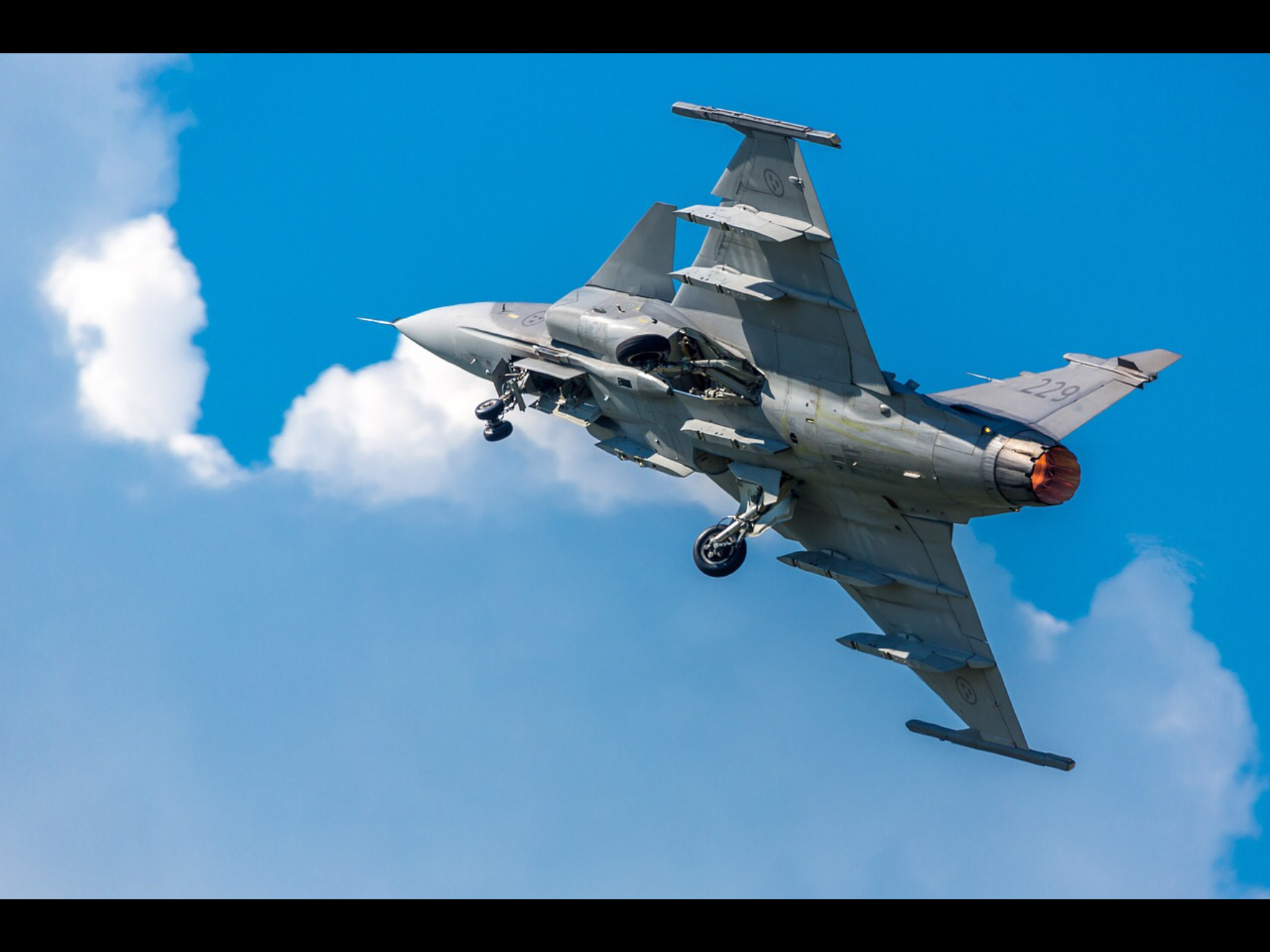 Det här är en bild på ett svenskt krigsflygplan (JAS Gripen) som Sverige har massexporterat. Bild: Pixabay Pixabay
