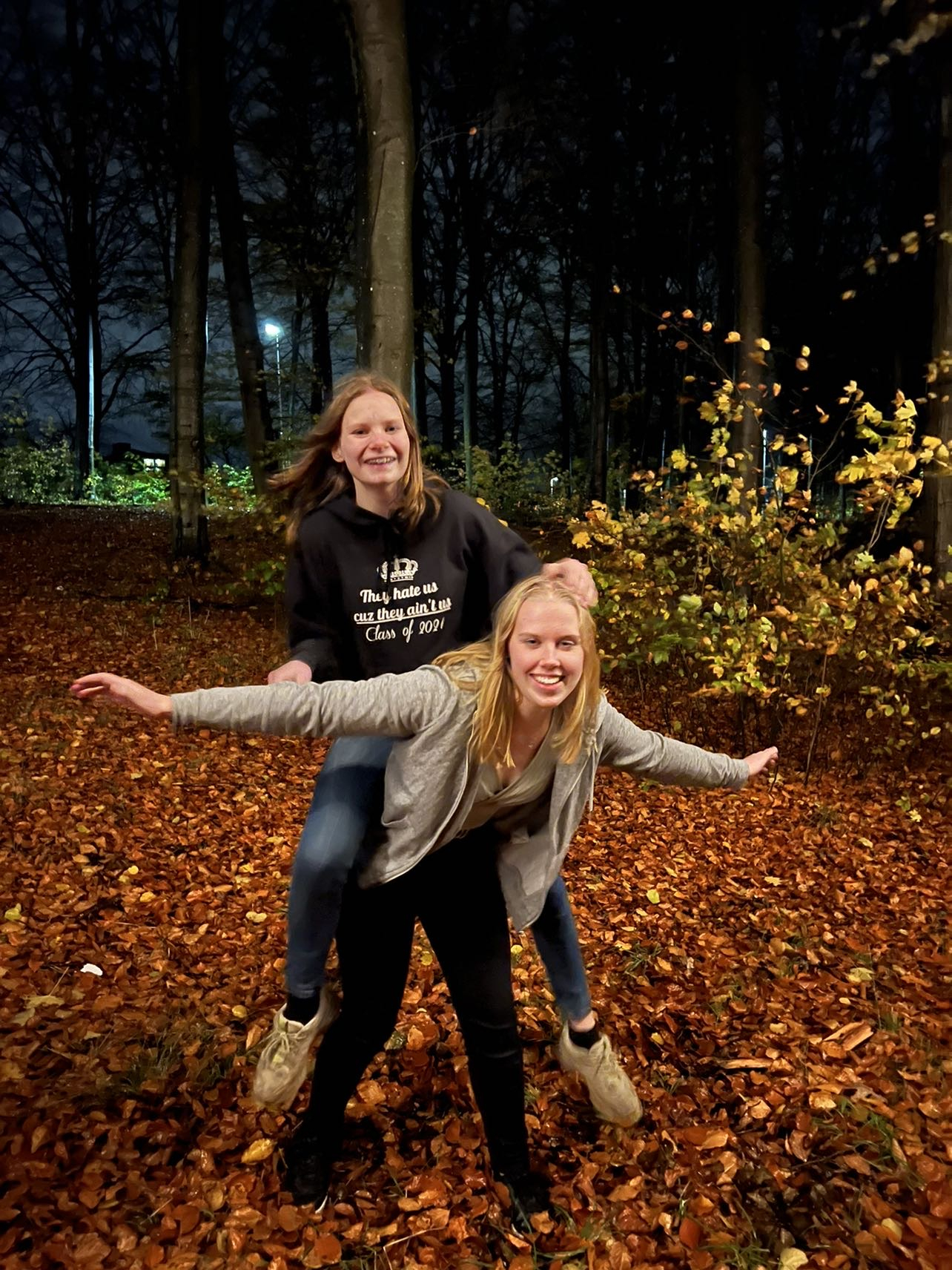 Bild på mig och Hanna, Hanna är längst fram BILD: Hilma Karlsson