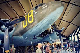 This plane is on display in Normandy´s Airborne Museum. Photo: Freebird_71, CC BY-SA 2.0 <https://creativecommons.org/licenses/by-sa/2.0>, via Wikimedia Commons