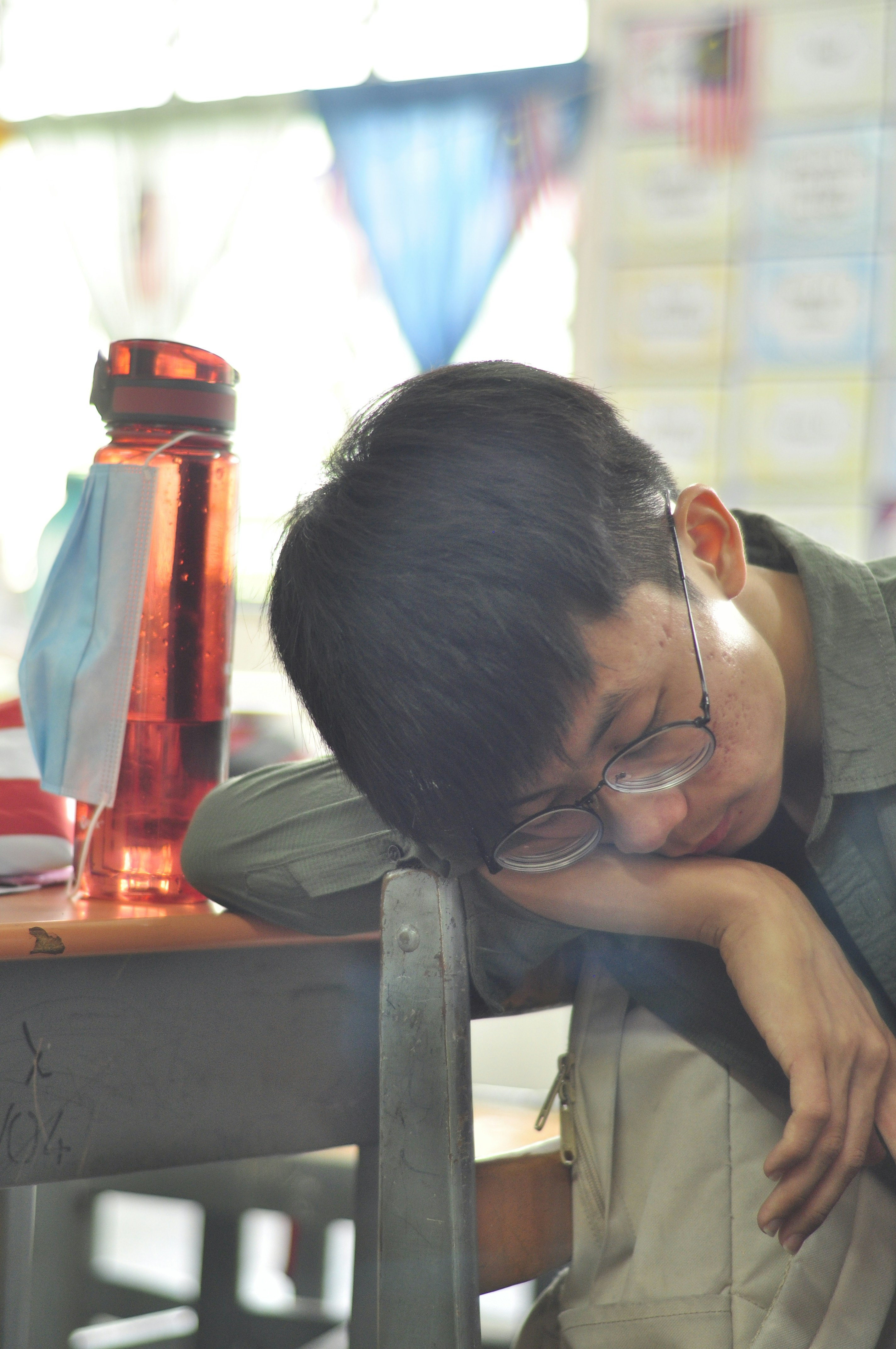 Så här ser dagens ungdomar ut varenda dag i skolan Namn- Chan Jian Xiong (asianguywithacamera) unsplash.com